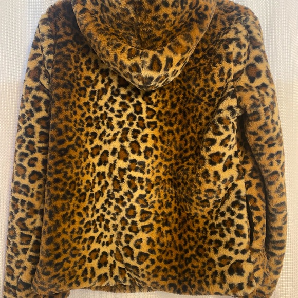 New Cute Faux Fur coat - Picture 5 of 5